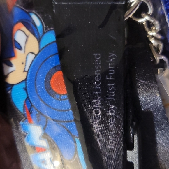 🍂3/$10 - Megaman Lanyard & Keychain - Picture 8 of 8